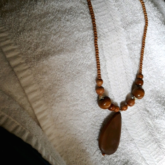 Jewelry - Brown wooden bead necklace